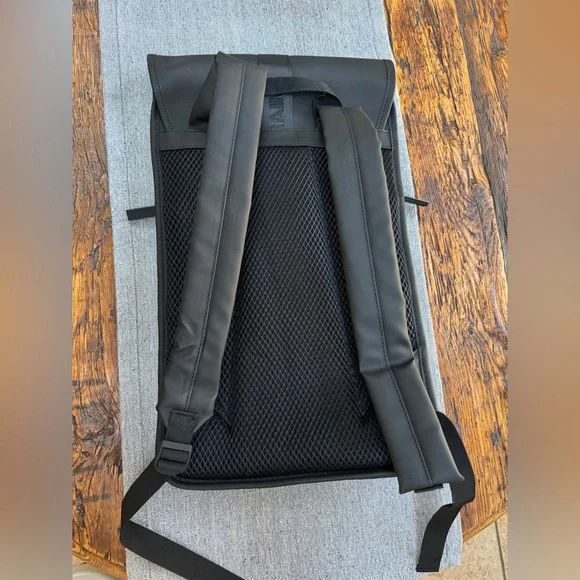 Rains Trail Backpack Black - Picture 2 of 4